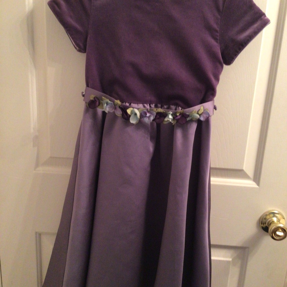 Girls dress e8